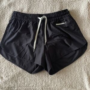 Vuori Clementine 2.0 Shorts - Women’s Medium - Black